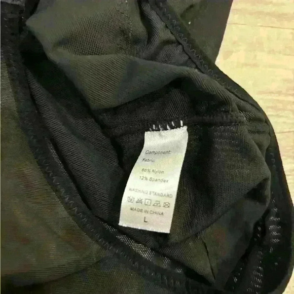 Black mesh body suit/shape wear size large - Picture 6 of 7